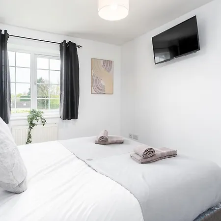 Delightful House With Garden Sherburn in Elmet