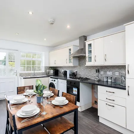 Delightful House With Garden * Sherburn in Elmet